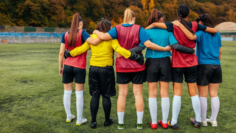 AO Sports Blog - Understanding the differences between male and female athletes in the treatment of sports injuries athletes_sports_injuries_treatment_team